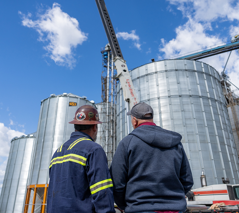 Millwright experts at a feedmill